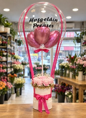 Pembe Mucize – Hoş Geldin Prenses Balonlu Çiçek Aranjmanı